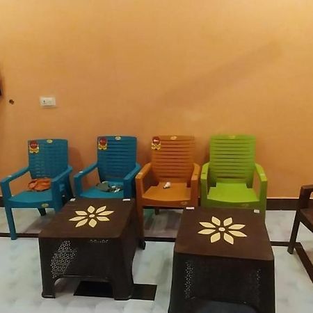 ホテル Aadi Shakti Bhawan Ayodhya エクステリア 写真